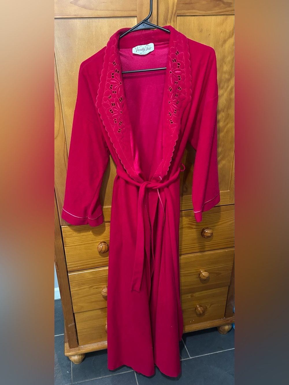 Vintage 70’s Vanity Fair Red Embroidered Scalloped Robe with Tie Waist